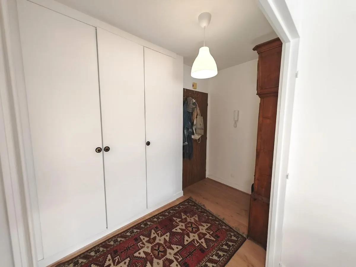 Apartment Appartement Avec Balcon Et Parking A Paris Alesia